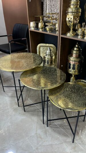 طقم الطاولات النحاسية