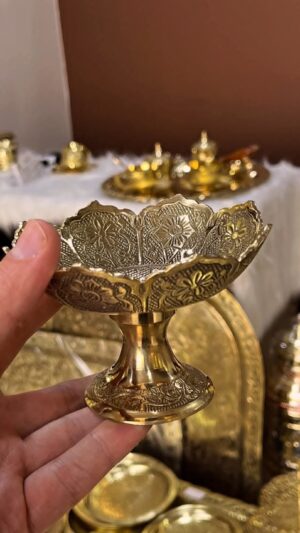 صحن المكسرات الملكي